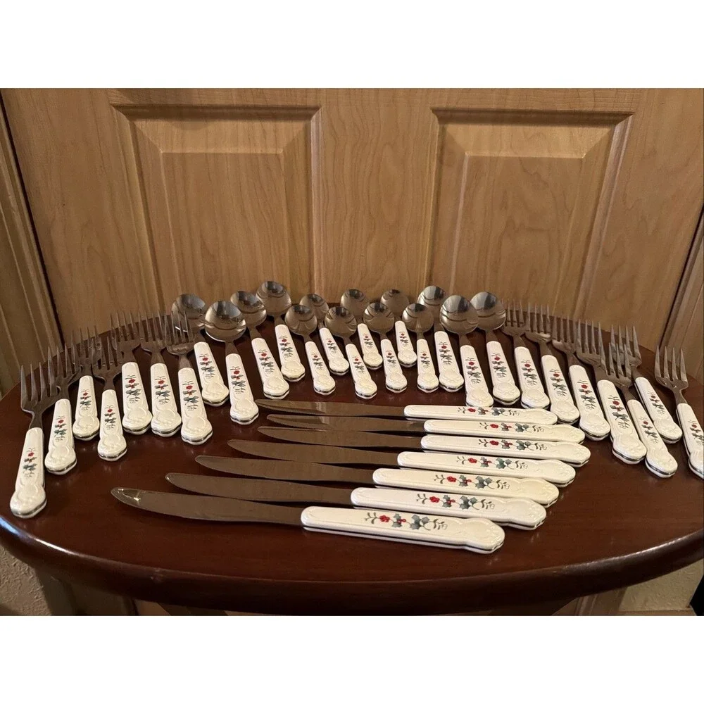 Pfaltzgraff WINTERBERRY Flatware 35 Pc Set Christmas Holly Leaves Service For 7!